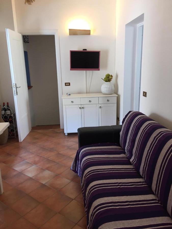 Apartment With Terraces And Private Jacuzzi - San Vito 400M From Beach 圣维托罗卡波 外观 照片