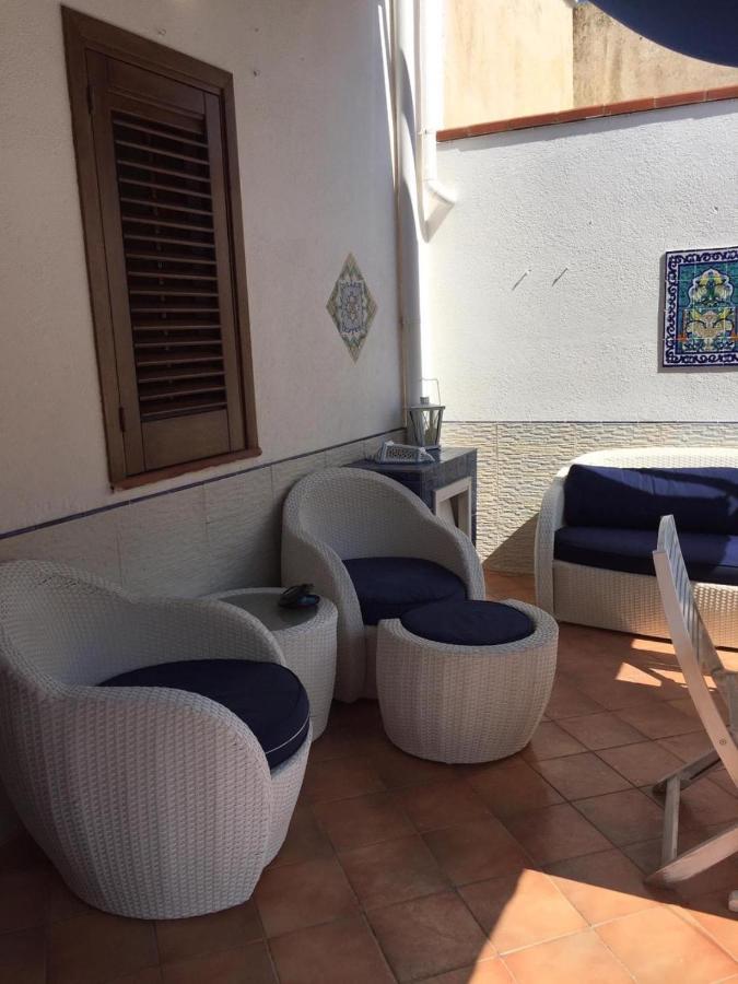Apartment With Terraces And Private Jacuzzi - San Vito 400M From Beach 圣维托罗卡波 外观 照片