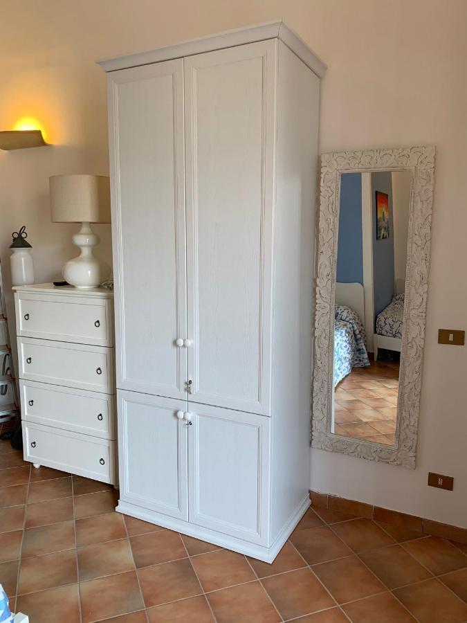 Apartment With Terraces And Private Jacuzzi - San Vito 400M From Beach 圣维托罗卡波 外观 照片