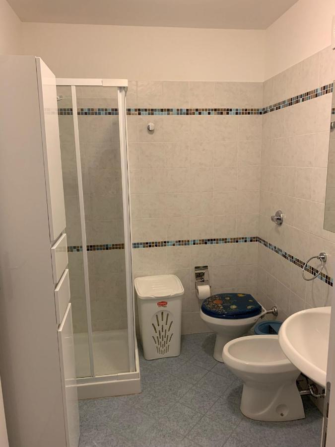 Apartment With Terraces And Private Jacuzzi - San Vito 400M From Beach 圣维托罗卡波 外观 照片